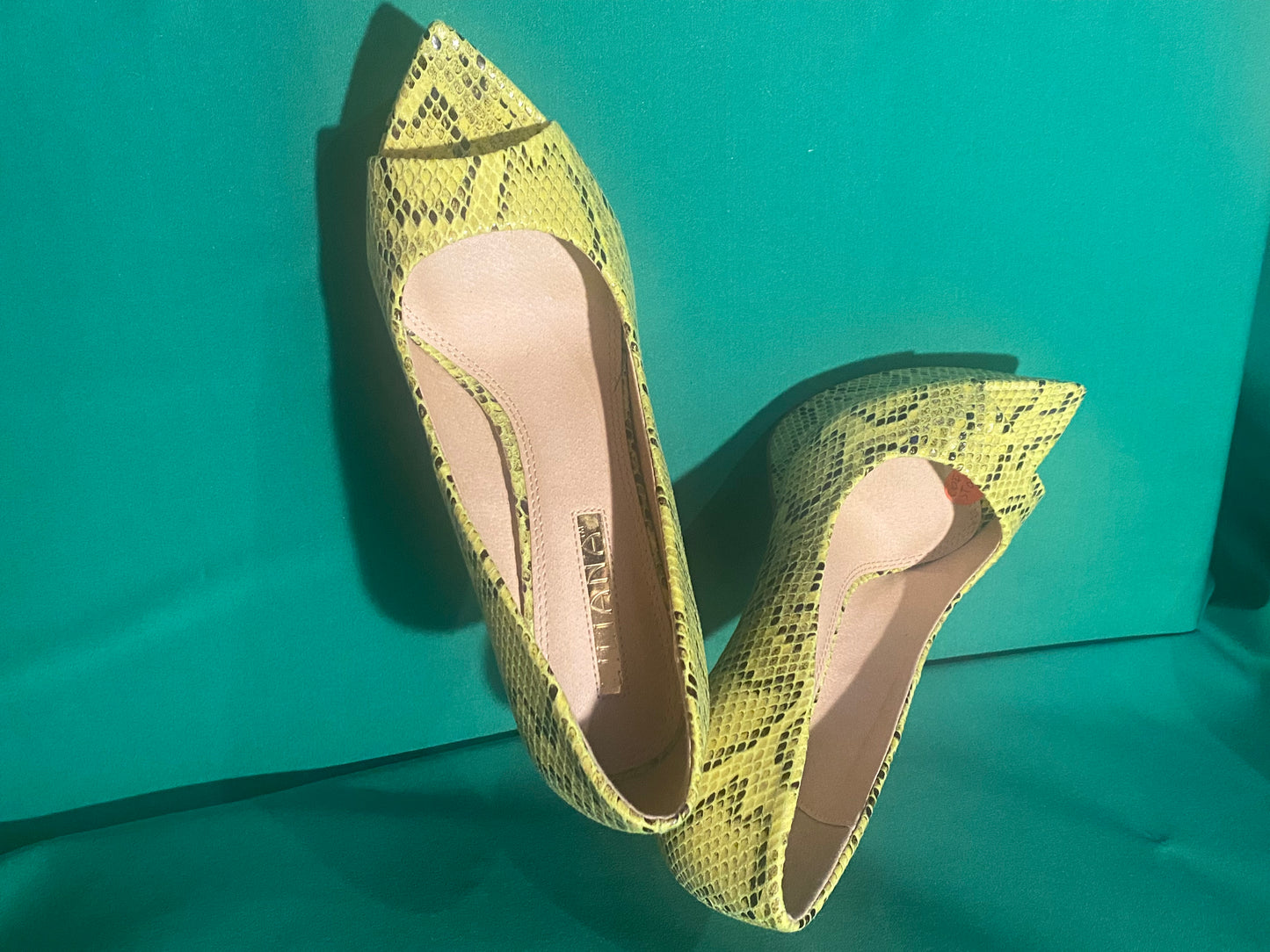 Shoes Liliana Yellow with Black Used